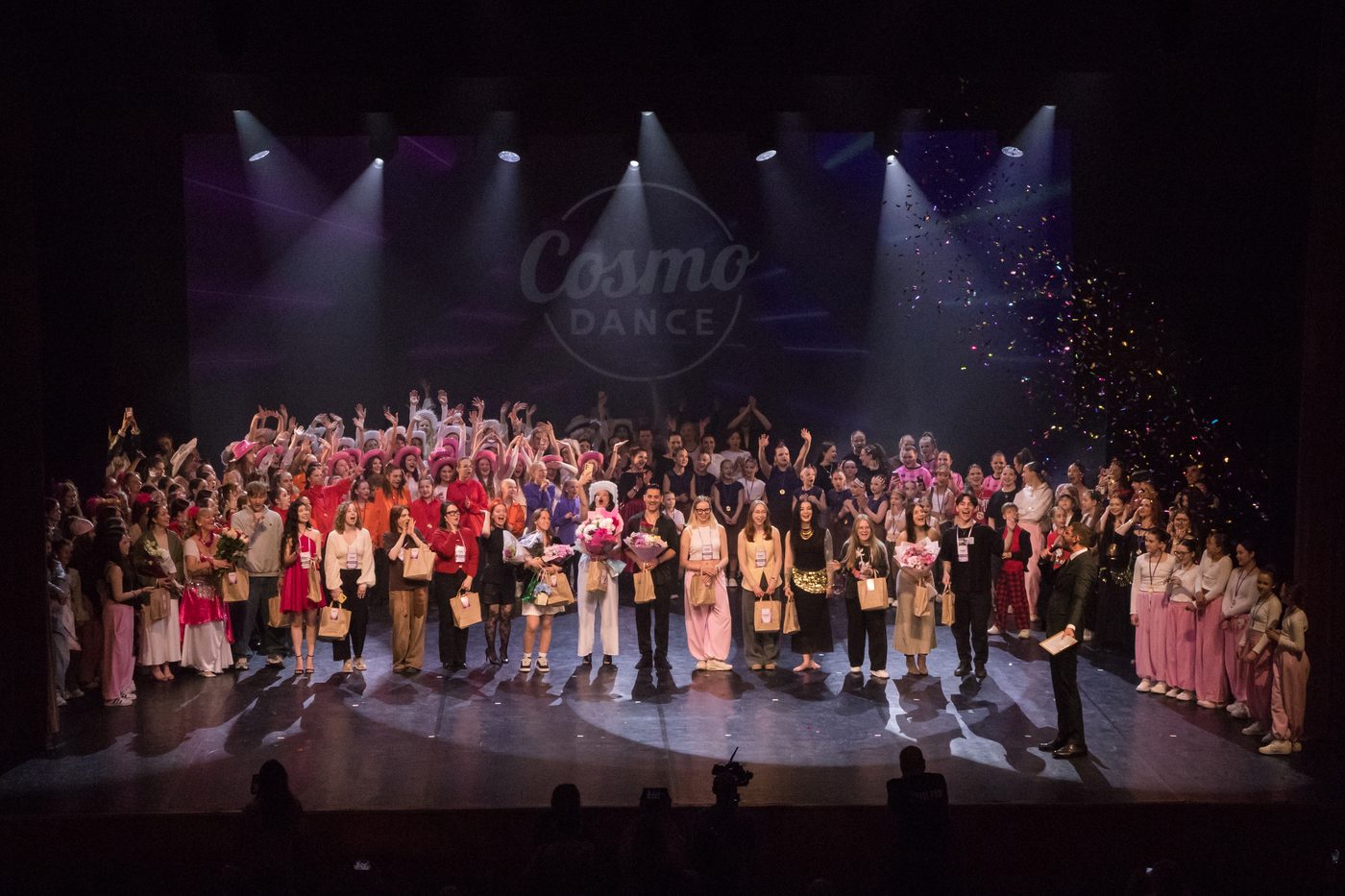 Финал отчётного концерта Cosmo Dance на большой сцене